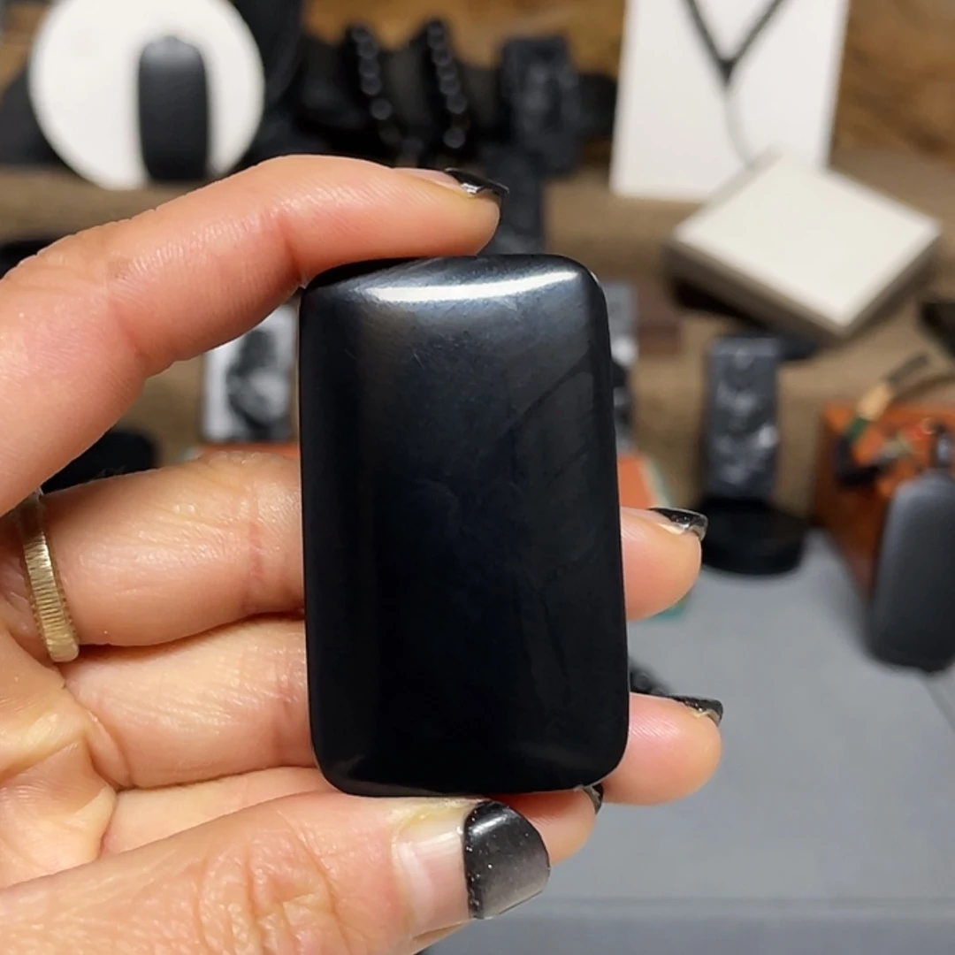 【闪购商品】和田玉（墨玉）吊坠(不含链)未镶嵌宸*羊脂级