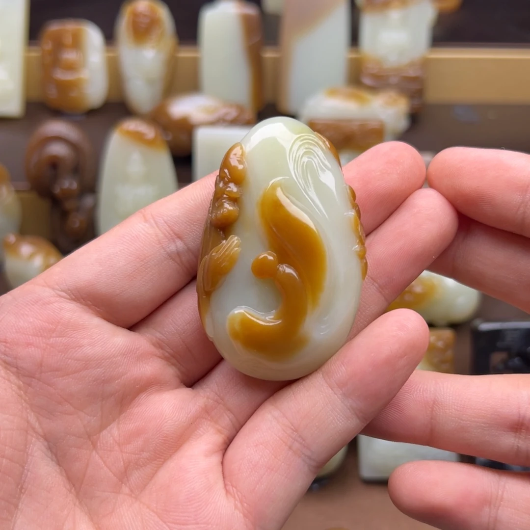 和田玉（糖玉）未镶嵌颈饰
