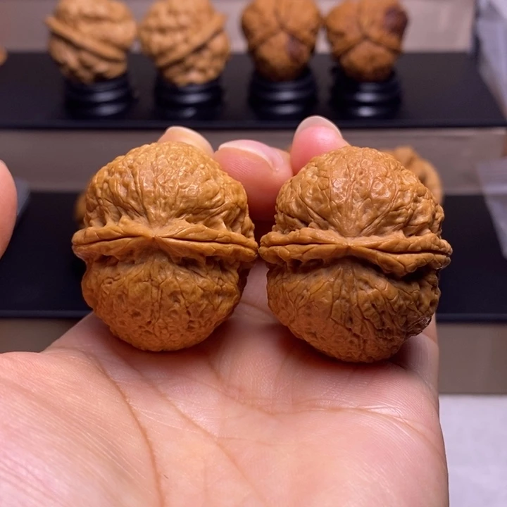 文玩核桃把件粗筋蚂蚁塔1