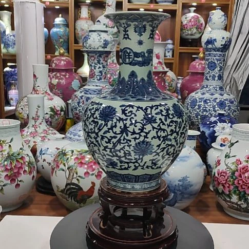 瓷片景德镇陶瓷青花缠枝莲花瓶