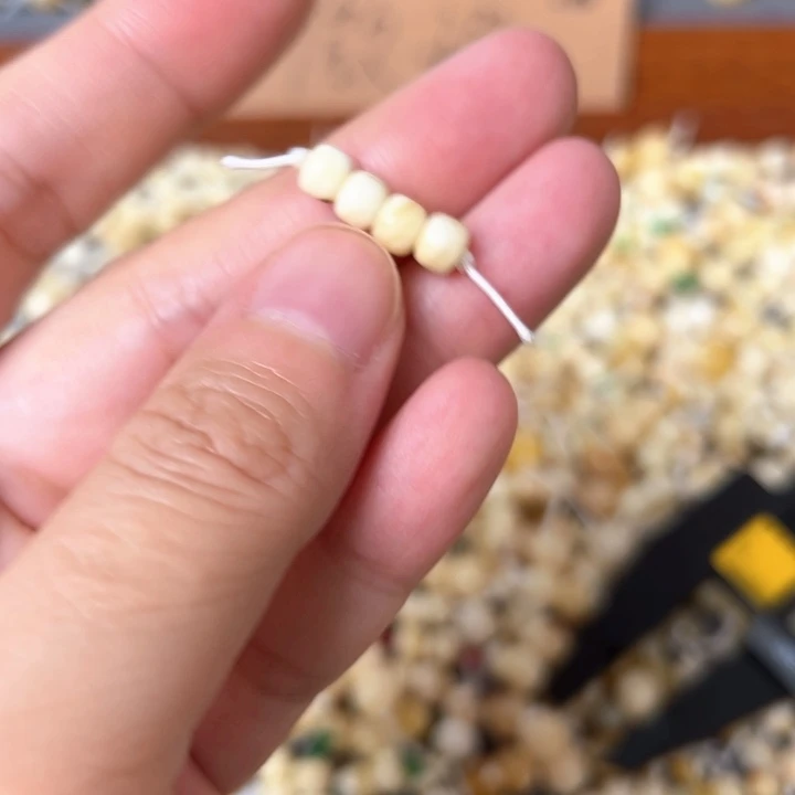 蜜蜡未镶嵌裸石5.1mm一组
