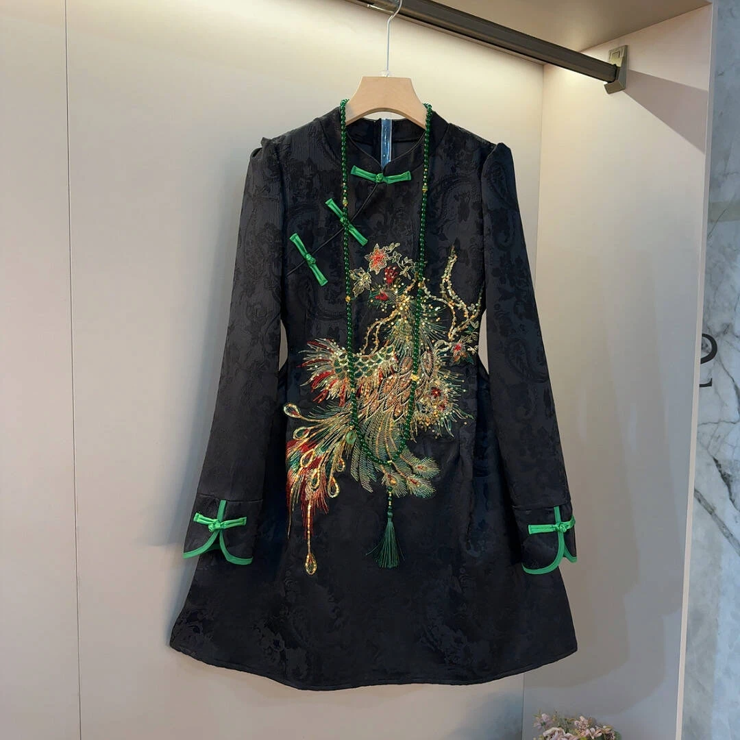 2025新年战衣复古风长袖改良国风胖妹妹重工凤凰图案设计连衣裙