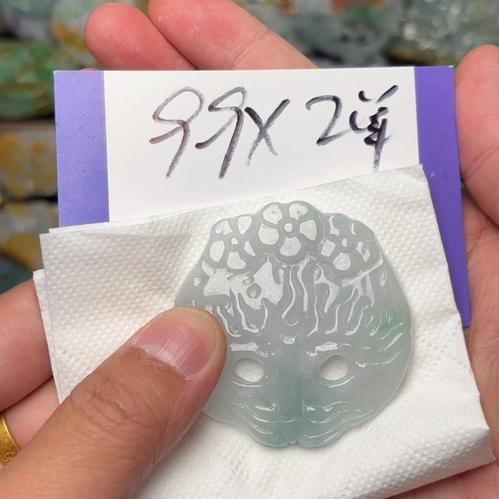 翡翠颈饰未镶嵌夜****镜吊坠