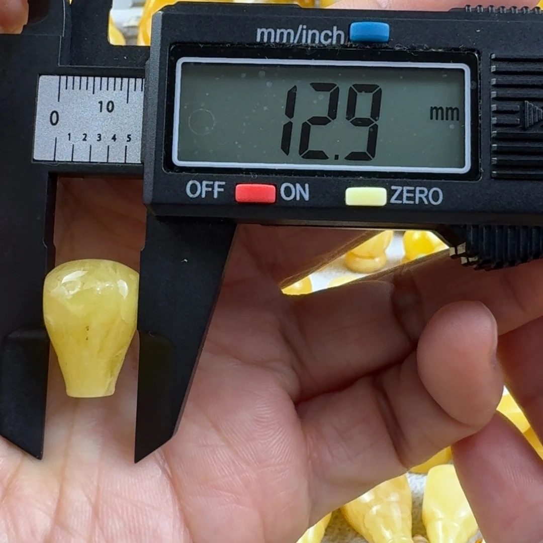 蜜蜡未镶嵌裸石37杂