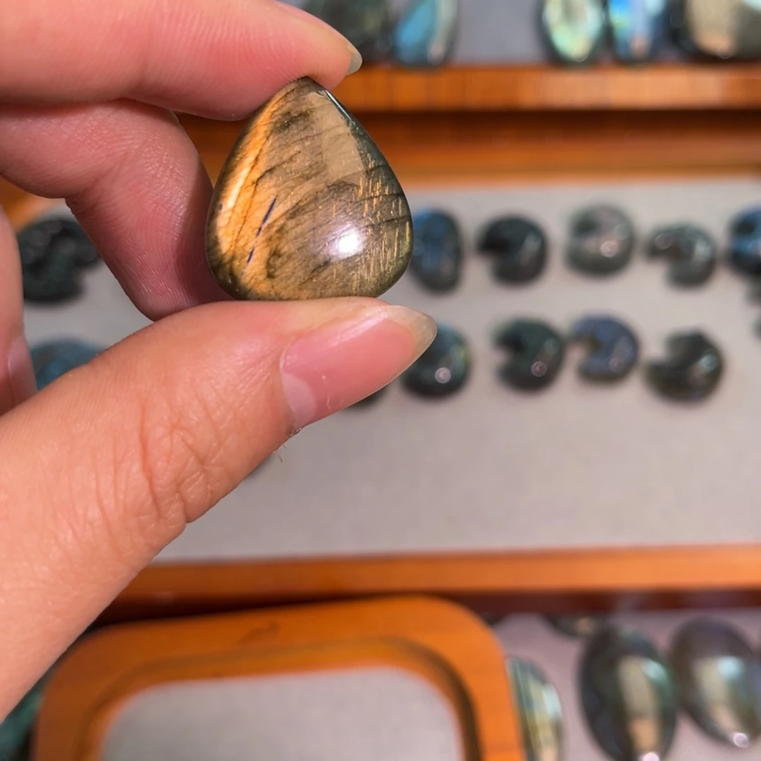 拉长石吊坠未镶嵌时*