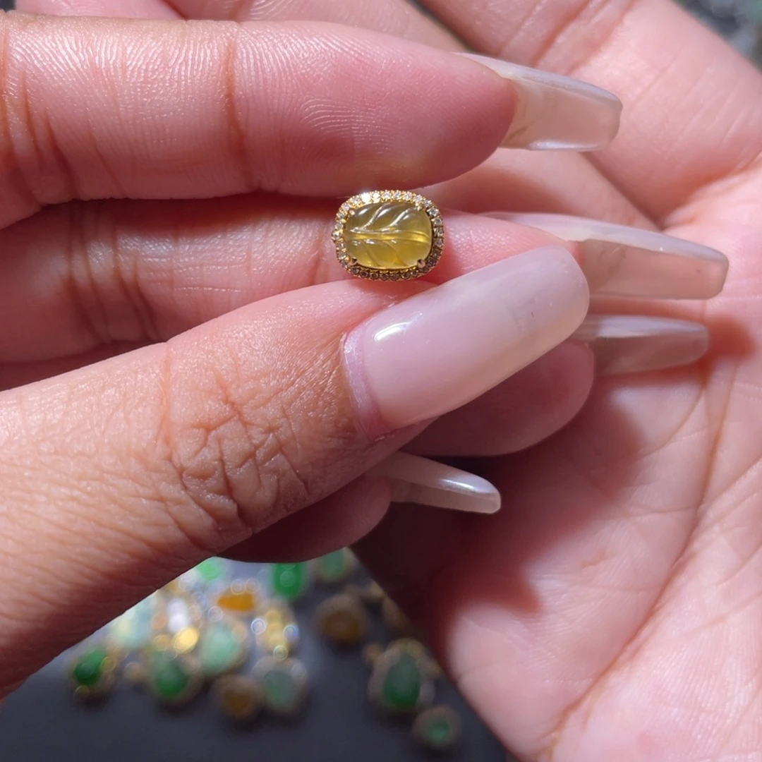 吊坠(不含链)18K金镶嵌翡翠