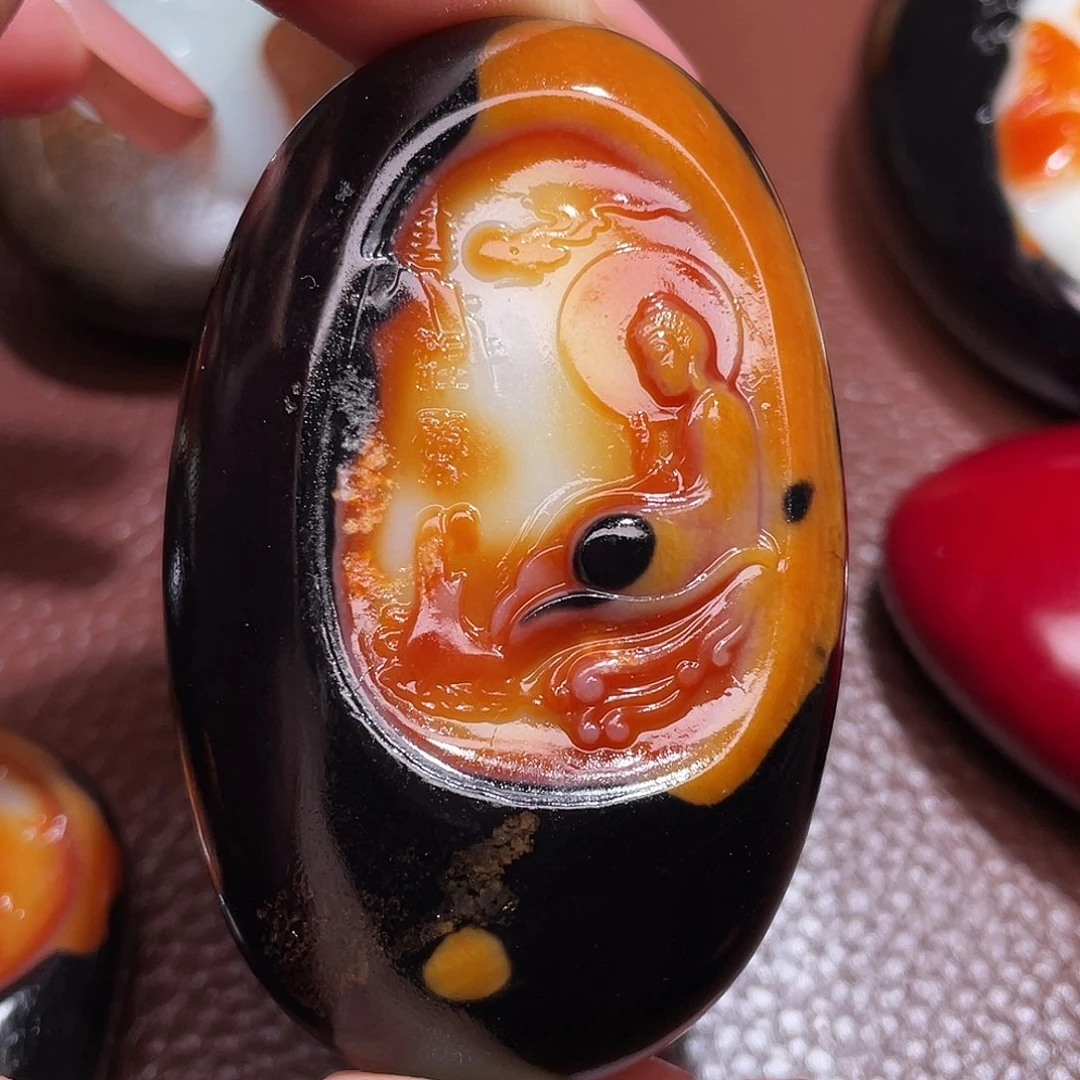 羽***翟和田玉未镶嵌颈饰