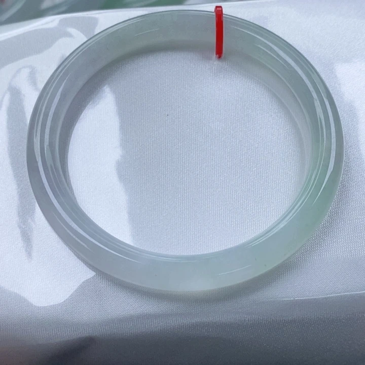 翡翠手镯（圆镯）未镶嵌5960圈