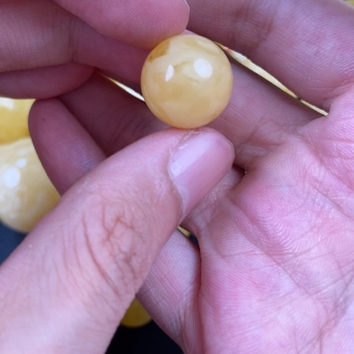 未镶嵌琥珀裸石微瑕14