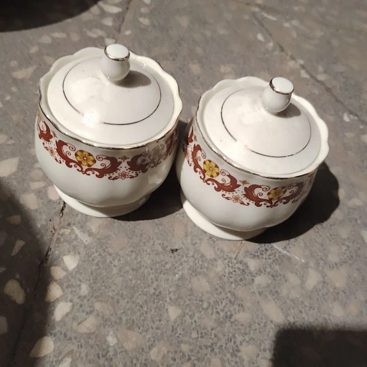 盘陶瓷盘子碗啥都有