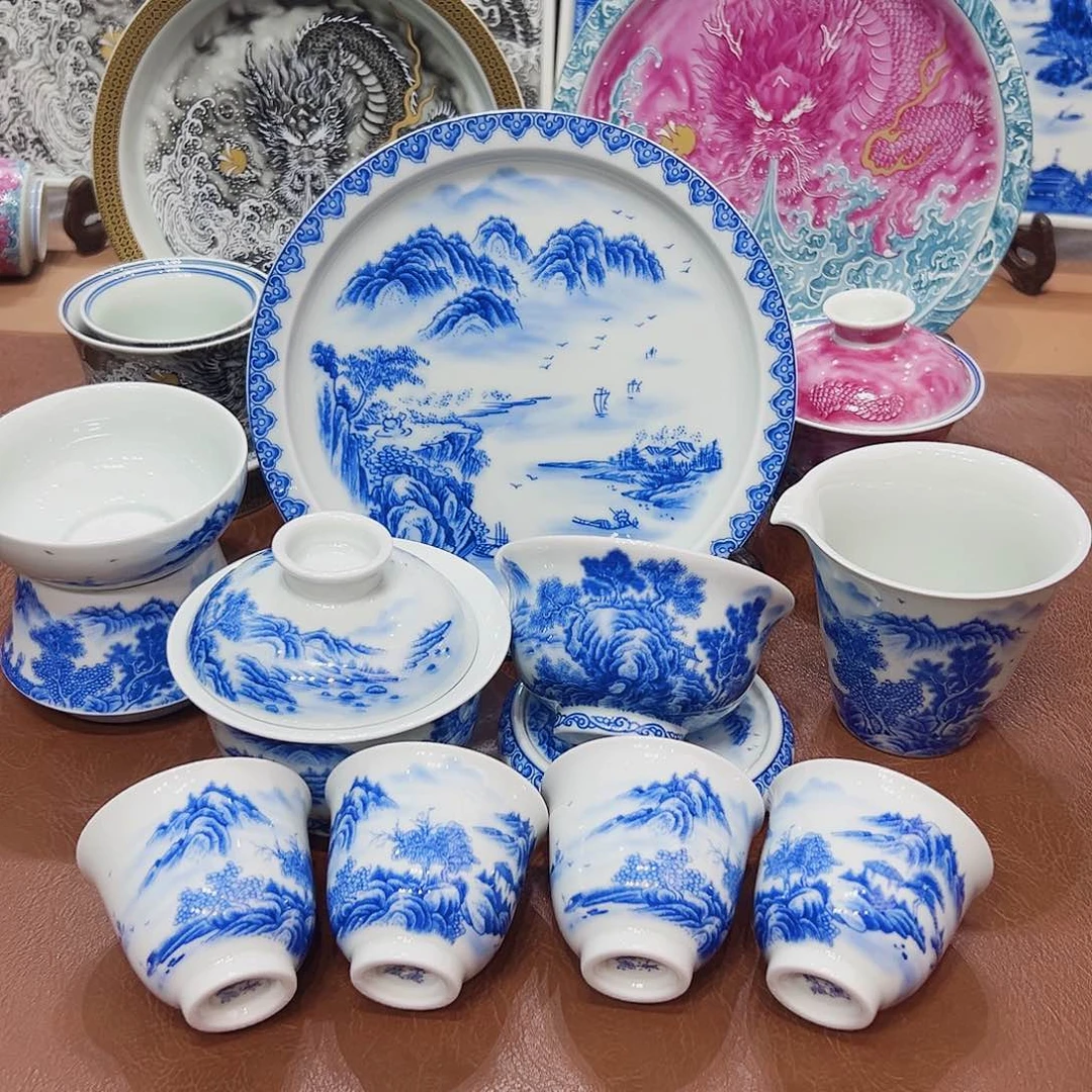 摆件景德镇陶瓷艺术展演厅及景德镇市