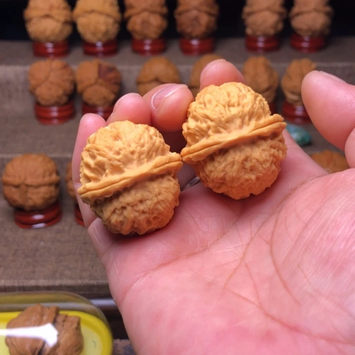 把件橄榄核9珊瑚绣球