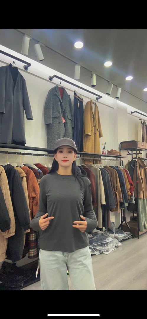 曲琪梅朵同款圆领打底衫百搭休闲新款