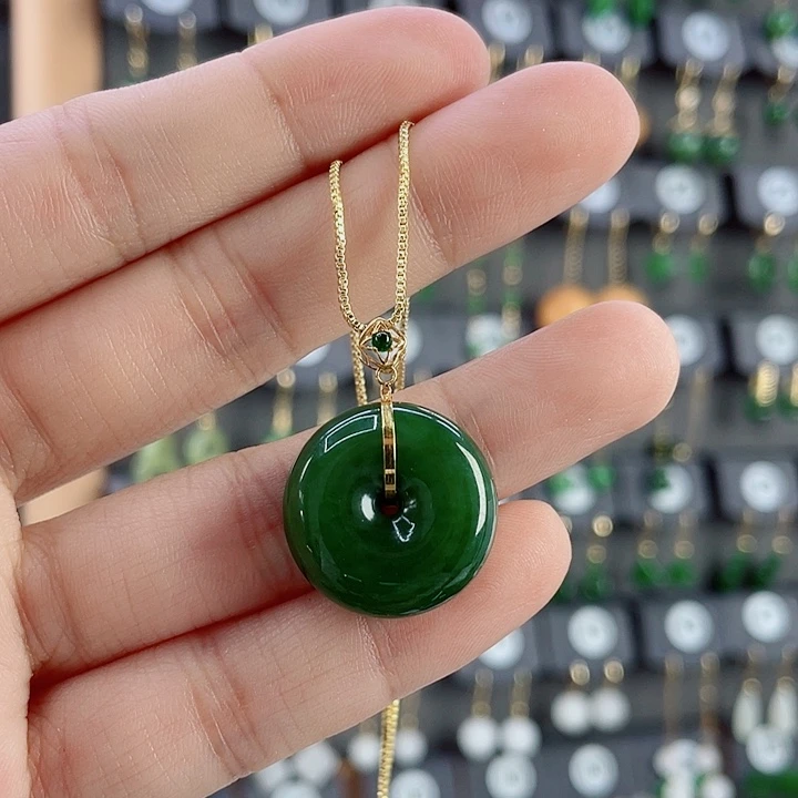 吊坠(赠链)18K金镶嵌和田玉