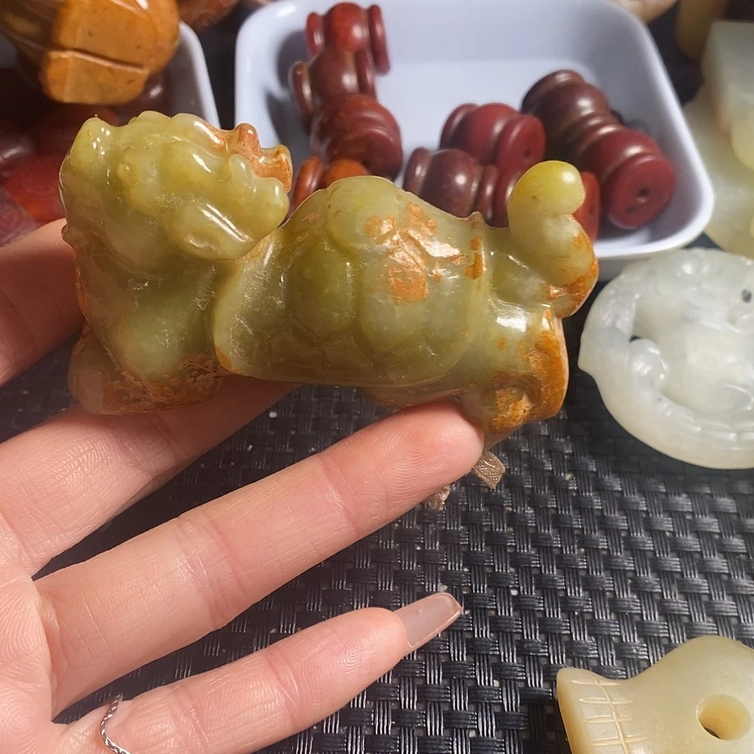 岫玉未镶嵌珠宝奇石