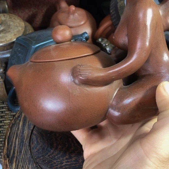 茶壶紫砂宝*原矿泥料手工制作的一把紫砂壶。