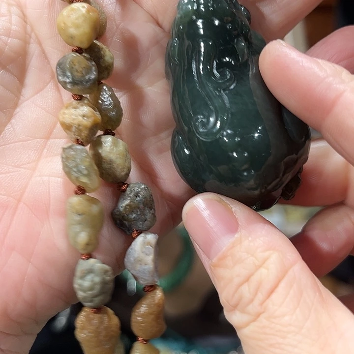 颈饰未镶嵌和田玉