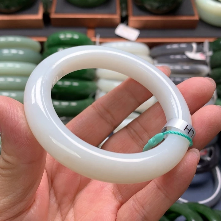 【闪购商品】未镶嵌手镯和田玉2