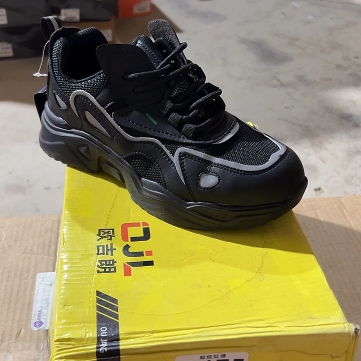 编码175号。38码微瑕防砸防刺劳保鞋