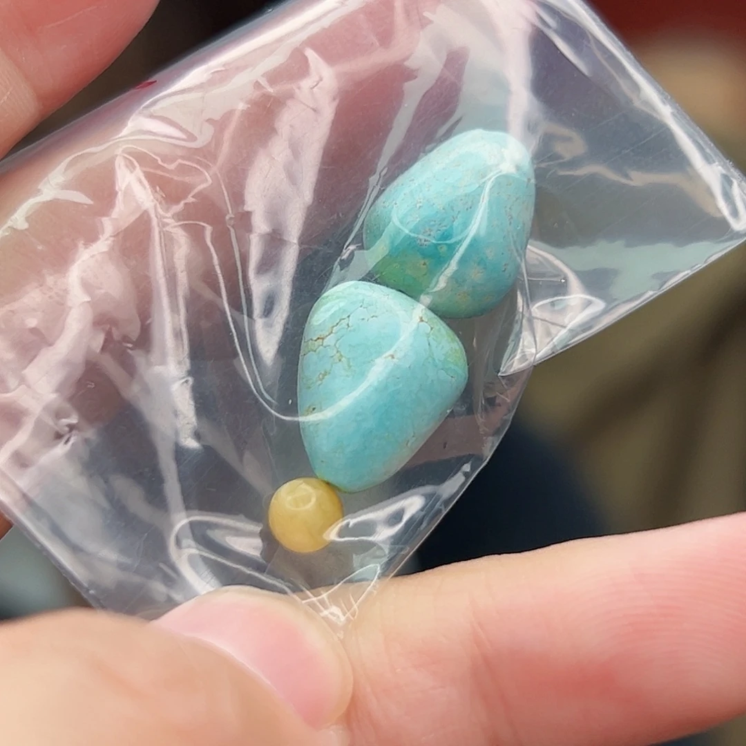 蜜蜡未镶嵌珠宝奇石