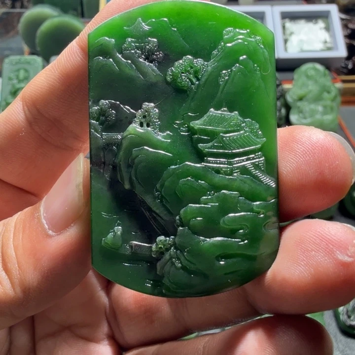 和田玉（碧玉）未镶嵌颈饰和田玉碧玉辣绿山水牌