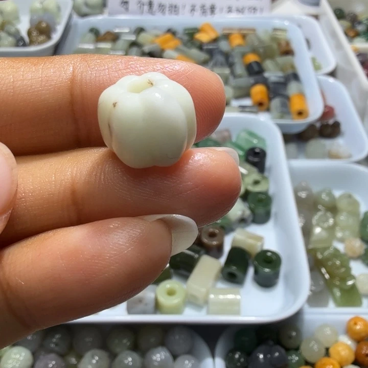 未镶嵌和田玉珠宝半成品