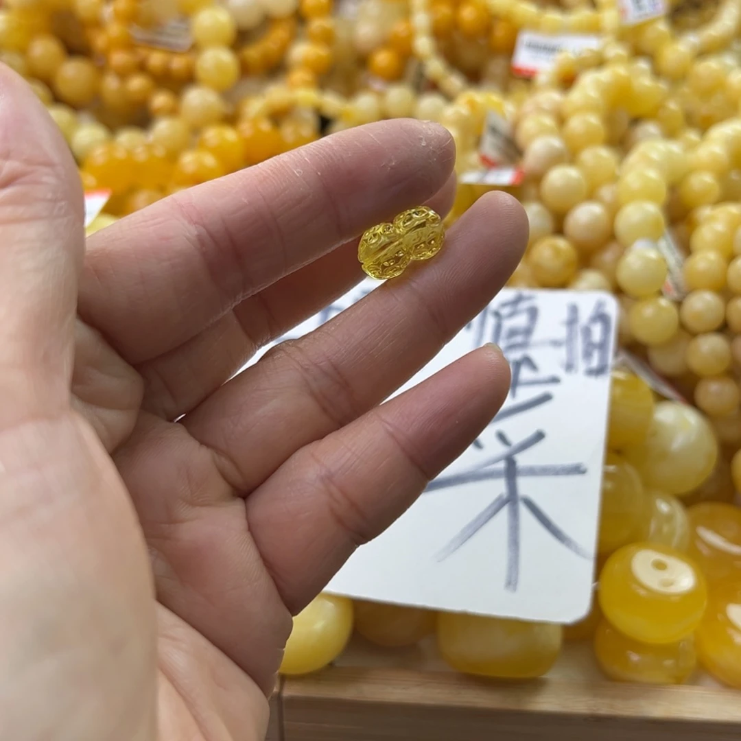 琥珀珠宝奇石未镶嵌