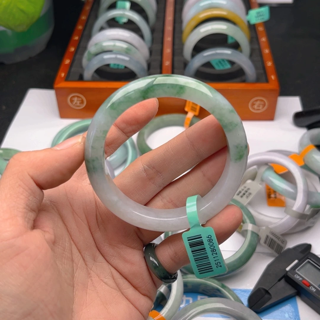 未镶嵌手镯翡翠5657. 66