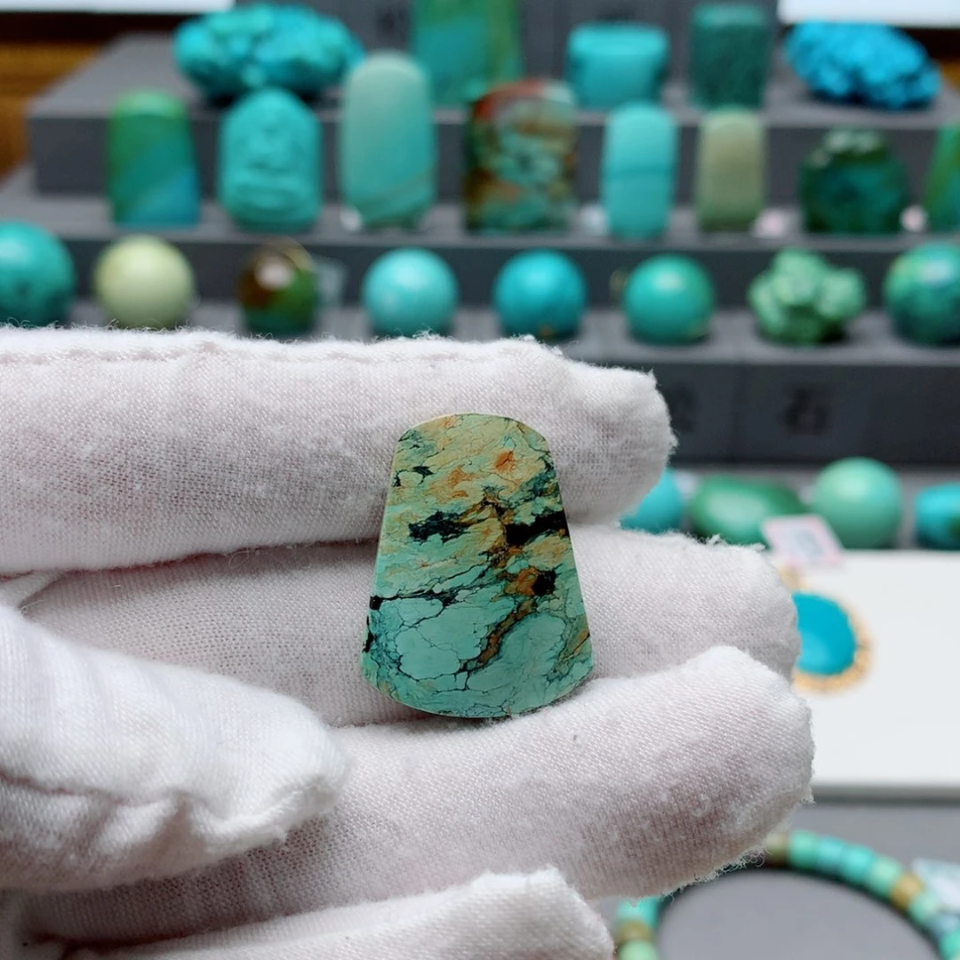 绿松石颈饰未镶嵌