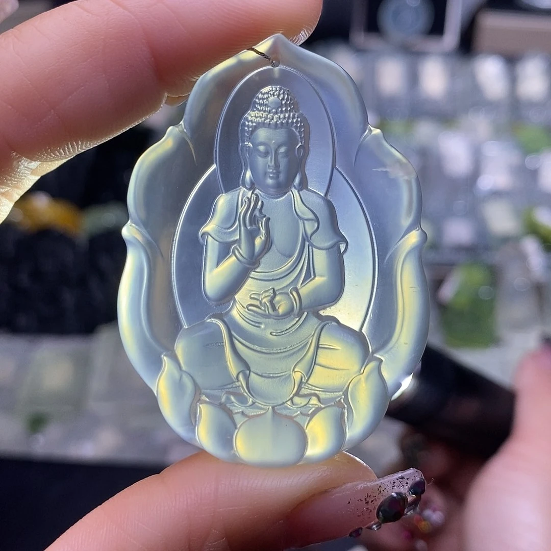 蛇纹石玉颈饰未镶嵌简**?