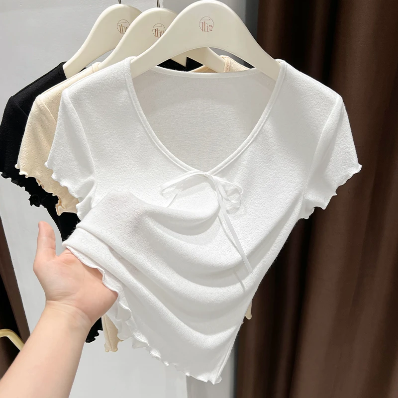 白色薄款V领短袖T恤女洋气夏季短款上衣设计感修身显瘦时尚小衫女