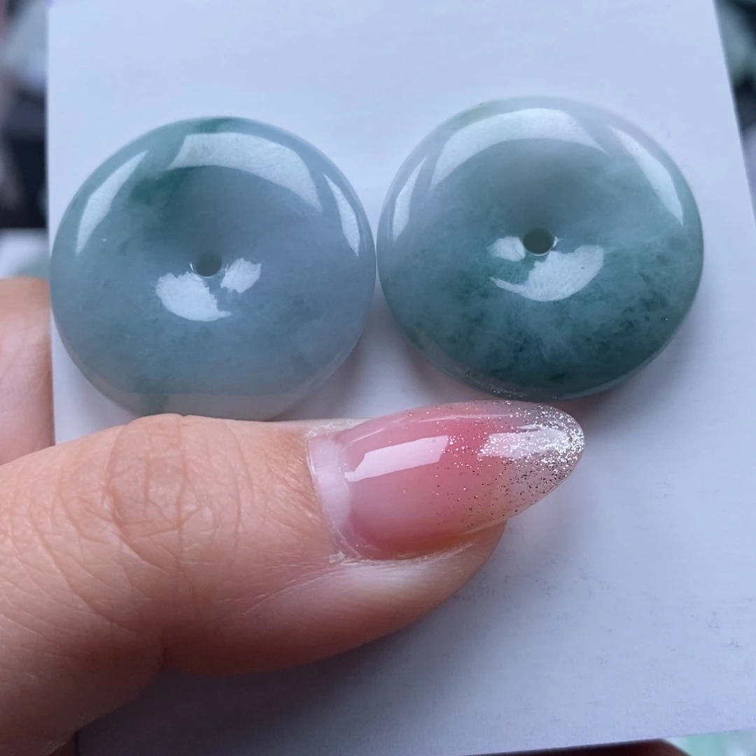 翡翠颈饰未镶嵌.***.天然翡翠