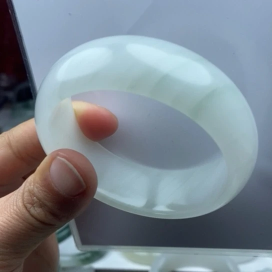 石英质玉（金丝玉）手镯未镶嵌
