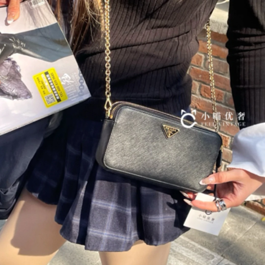 99新 Prada/普拉达 黑金黑色十字纹牛皮相机包链条斜挎包经典中号