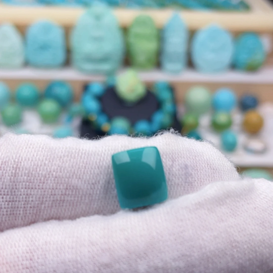 未镶嵌绿松石珠宝奇石