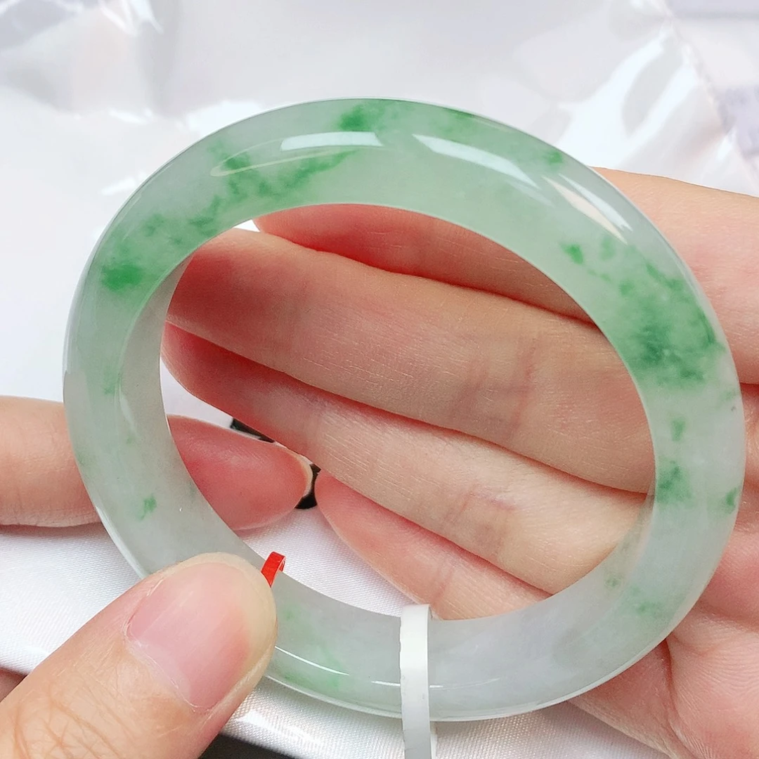 翡翠手镯未镶嵌抖音731