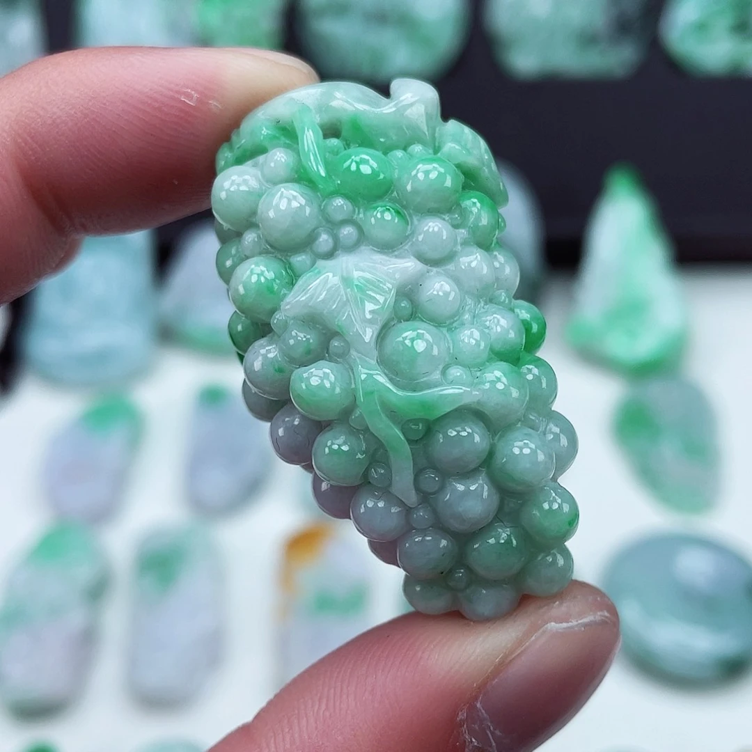 翡翠颈饰未镶嵌翡翠吊坠