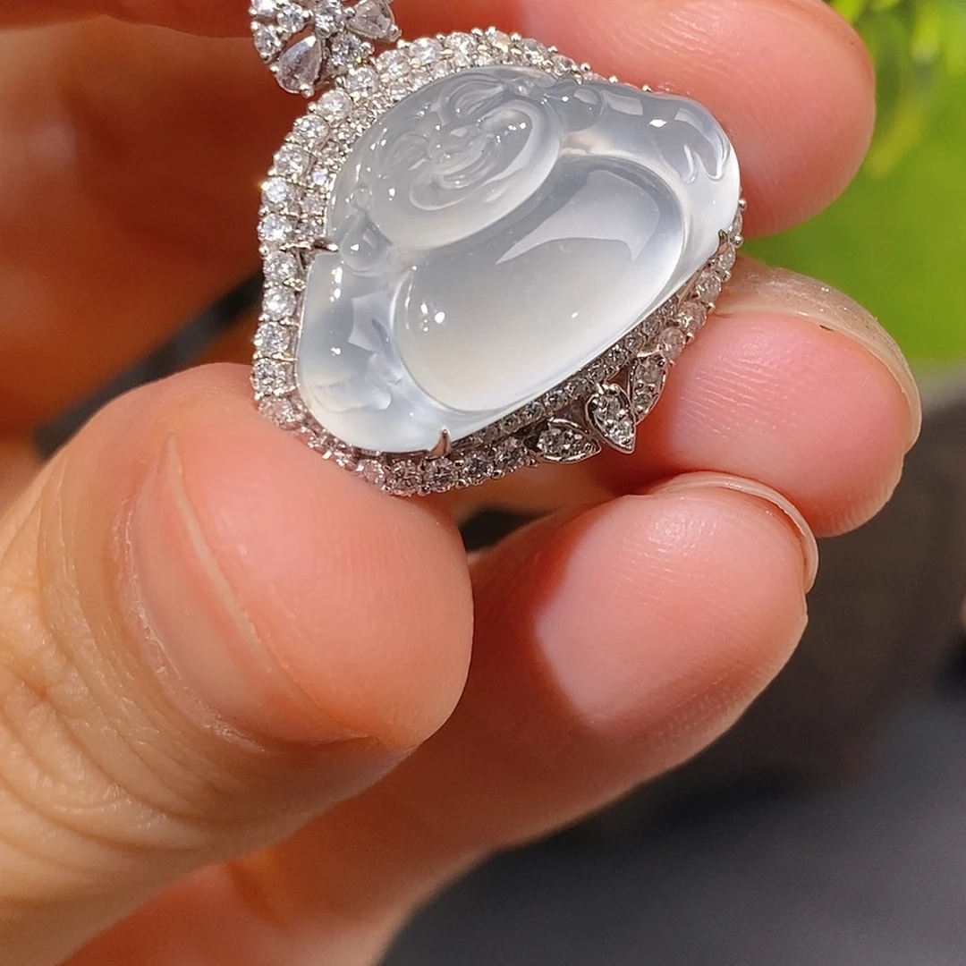 翡翠18K金镶嵌颈饰佛公