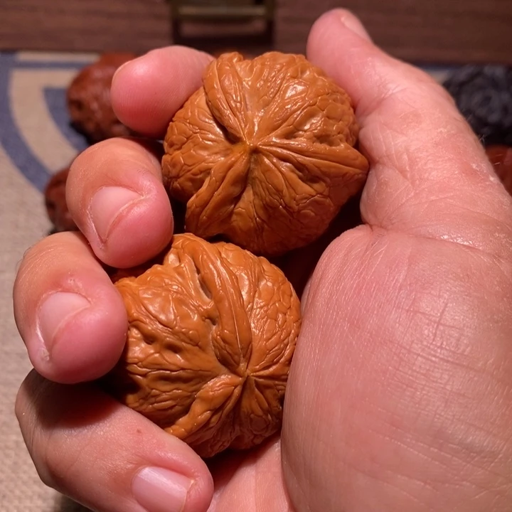 嚯***嚯文玩核桃吊坠核桃