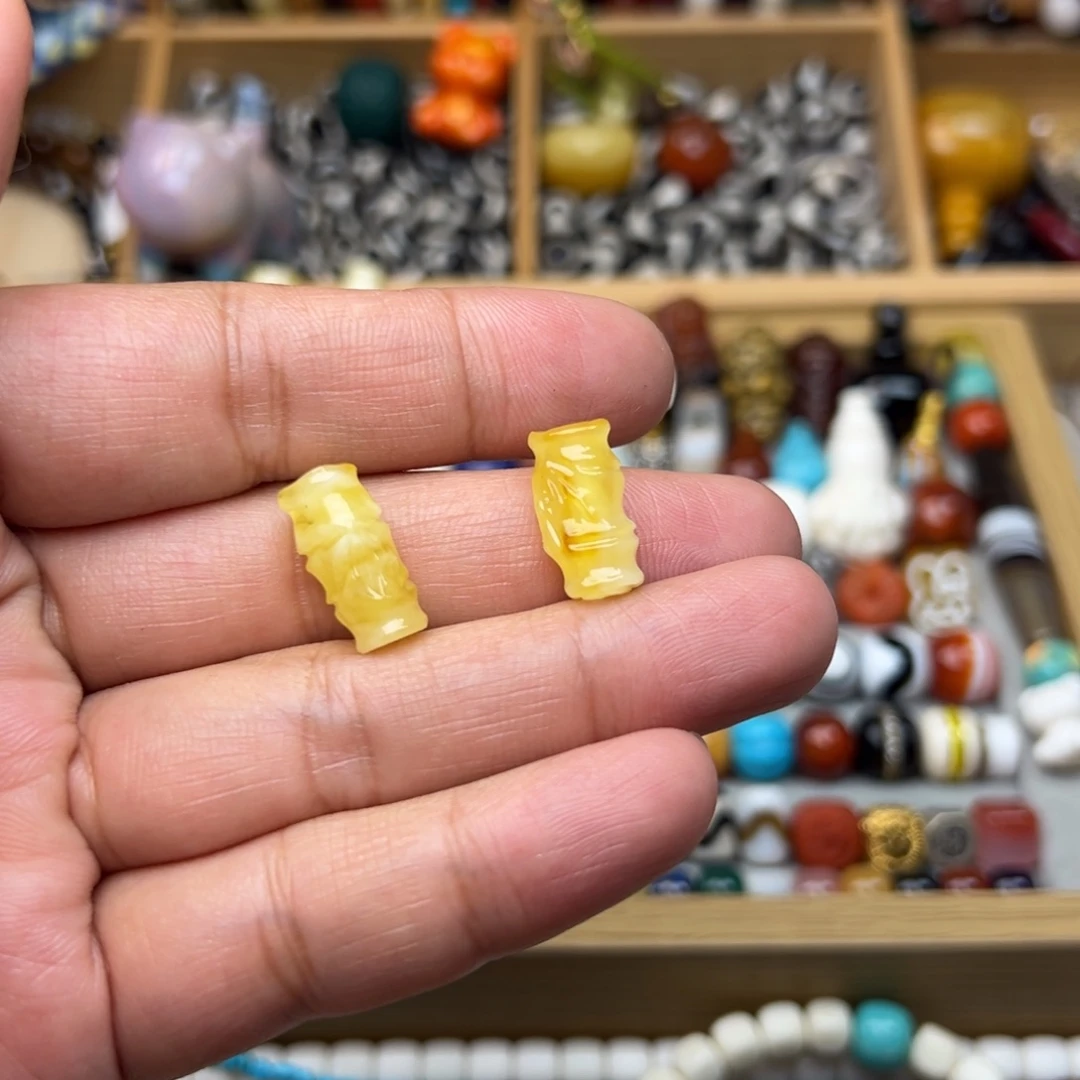 蜜蜡裸石未镶嵌领****C竹节2个