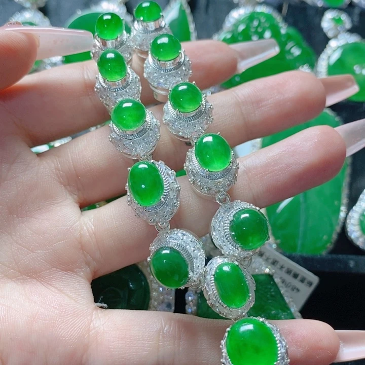 翡翠颈饰未镶嵌