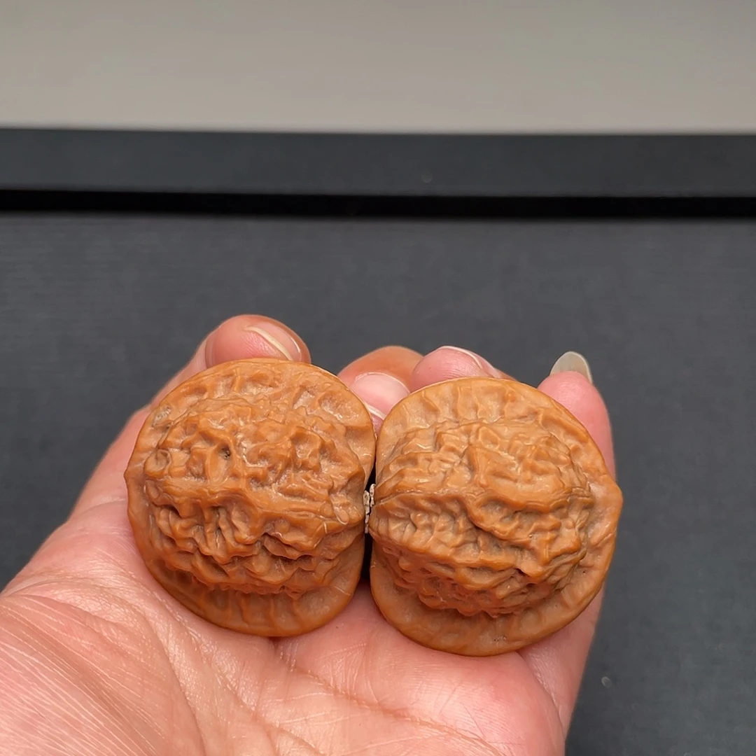 把件猴头核桃38×37精修头茬瓷娃娃XM3496