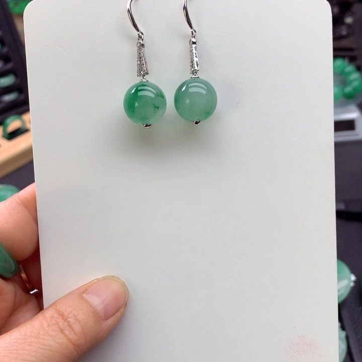 石英质玉（非洲翠）银S925镶嵌耳钉