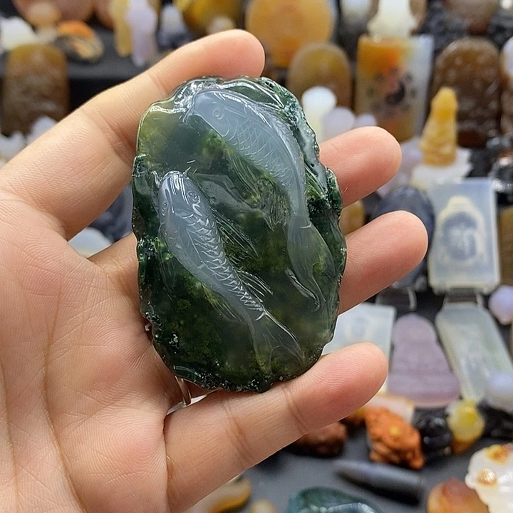 一***鸟玛瑙/玉髓未镶嵌颈饰