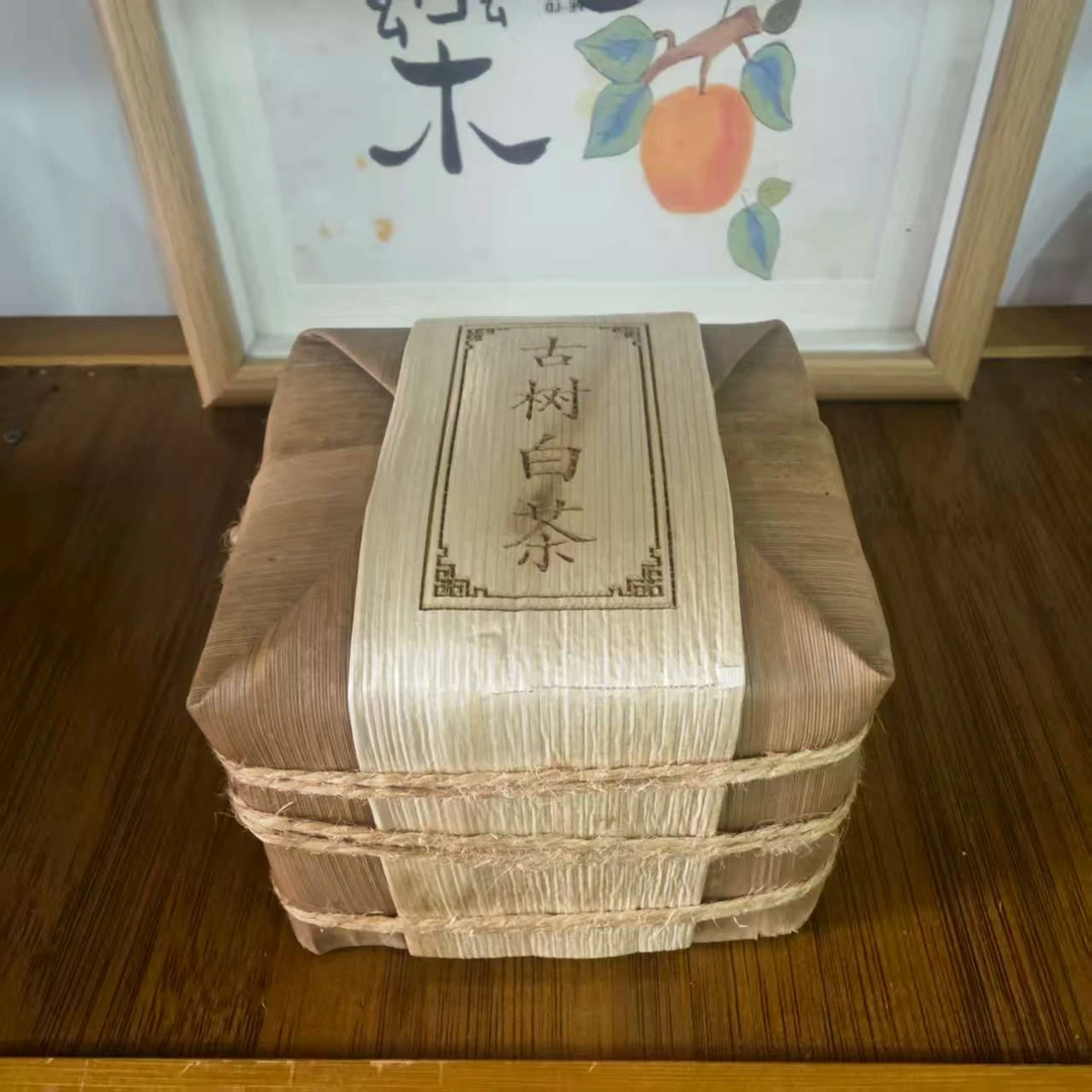 2008年古树白茶云南普洱茶500克/沱