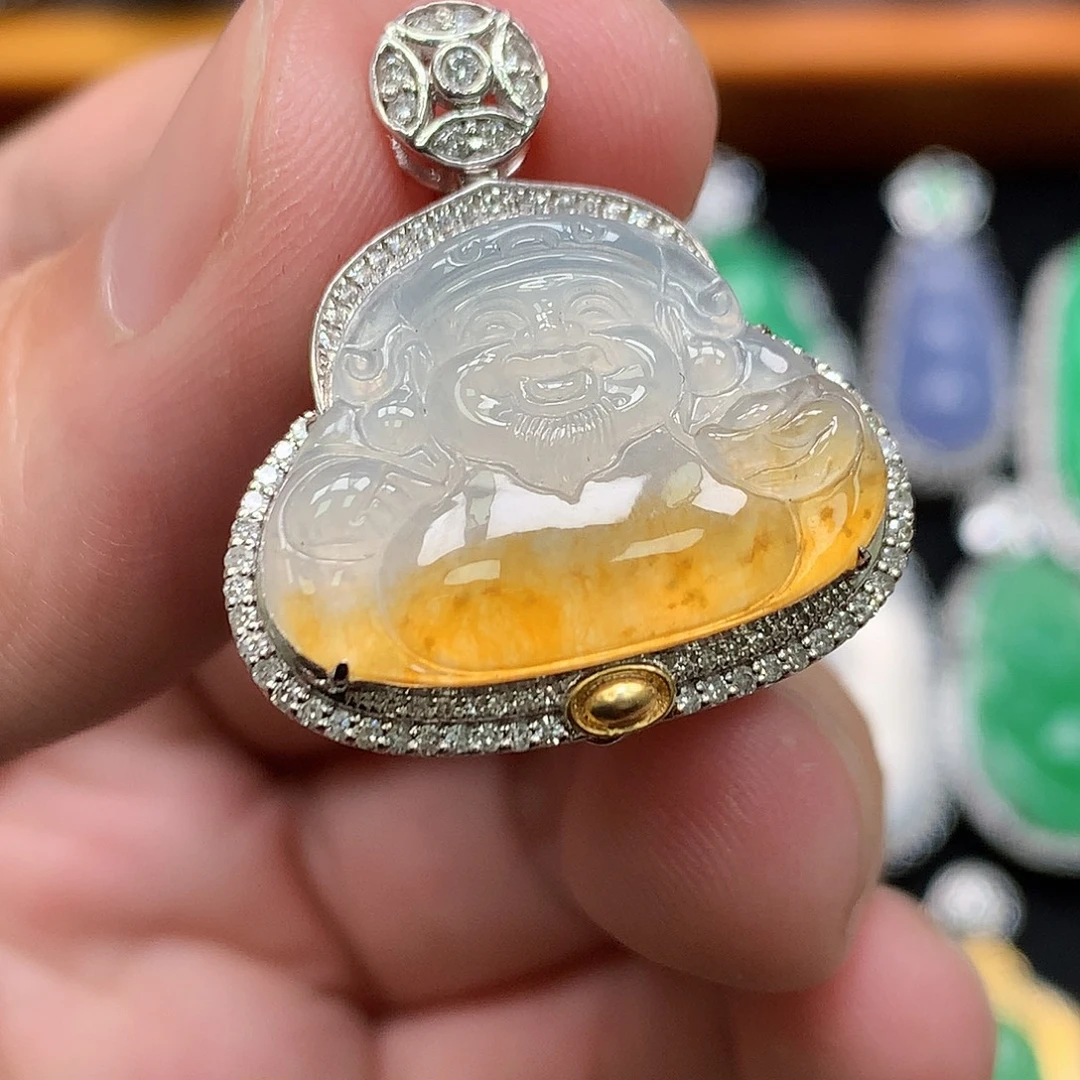 翡翠18K金镶嵌颈饰
