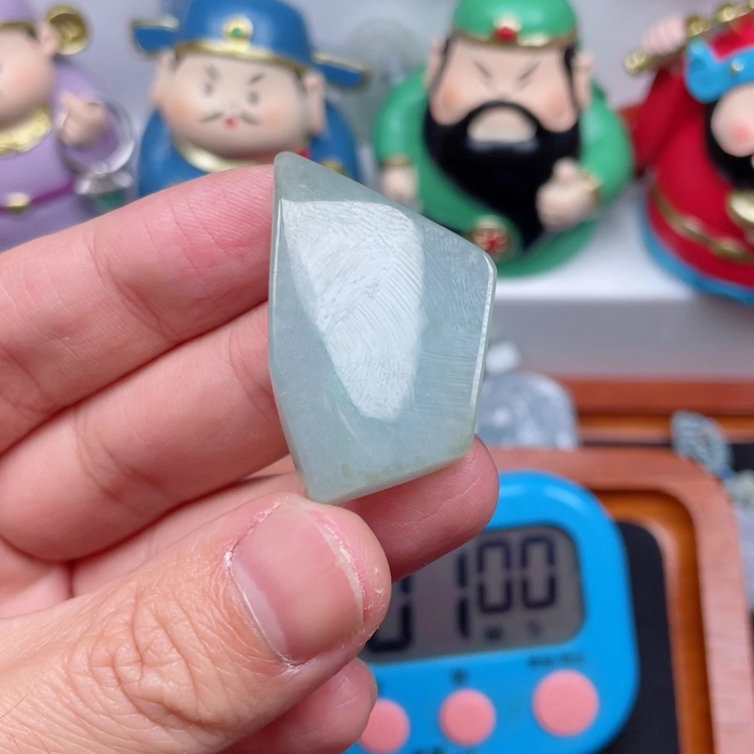 翡翠颈饰未镶嵌随行