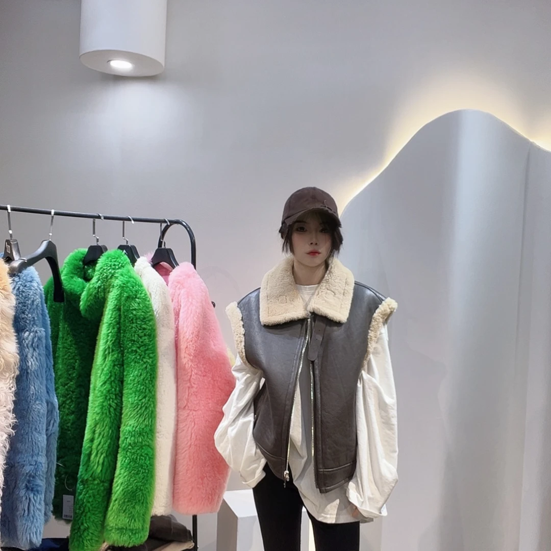 小***呀真皮皮毛一体外套咖色马甲