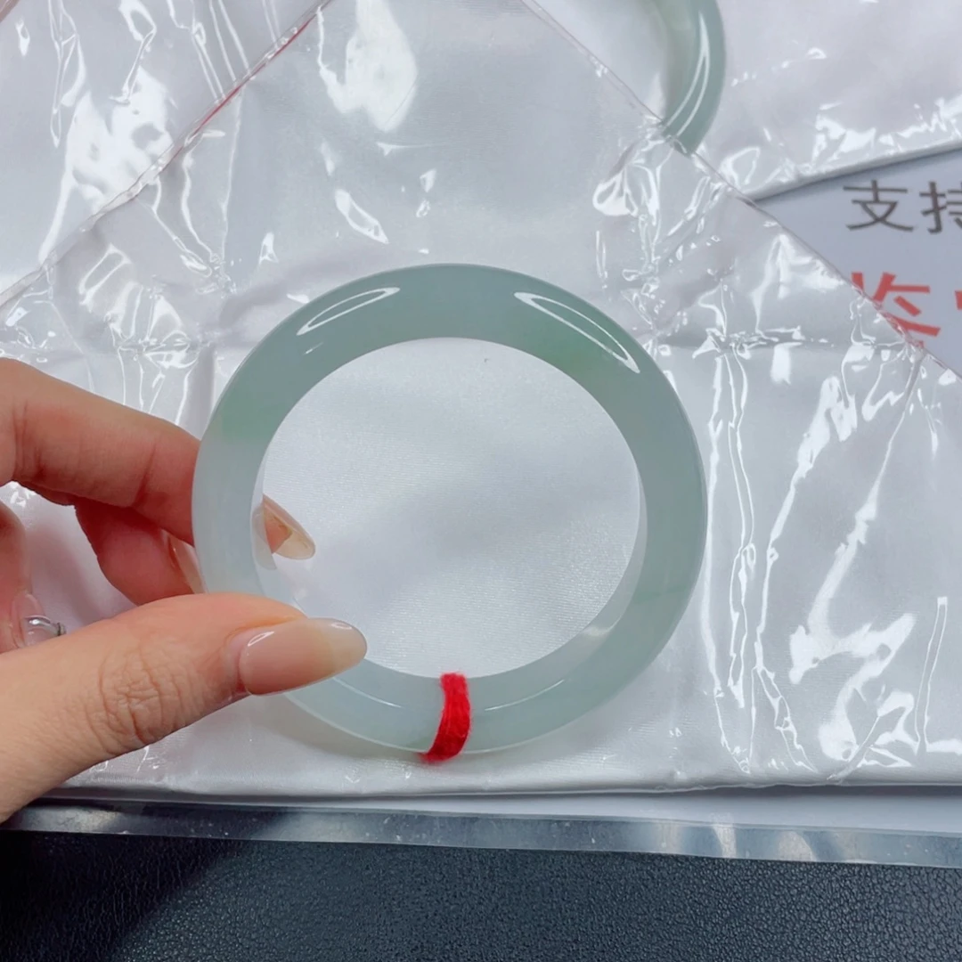 ****a翡翠未镶嵌手镯糯冰飘绿