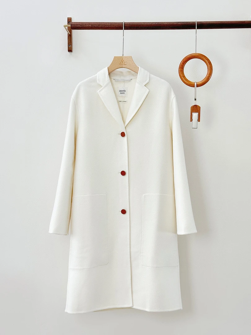 未使用 Hermes/爱马仕 爱马仕 女士奶白色直筒款式中长款大衣